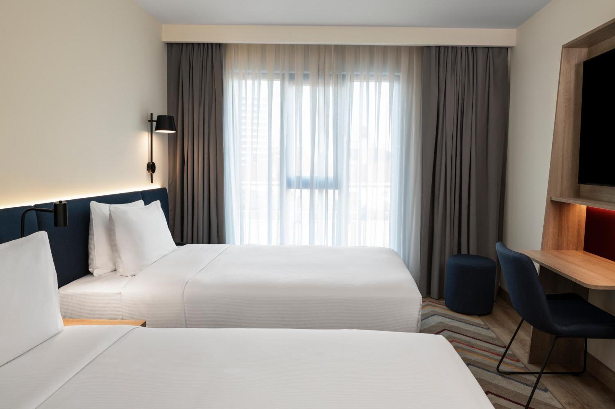 Hampton By Hilton Istanbul Merter Exteriör bild