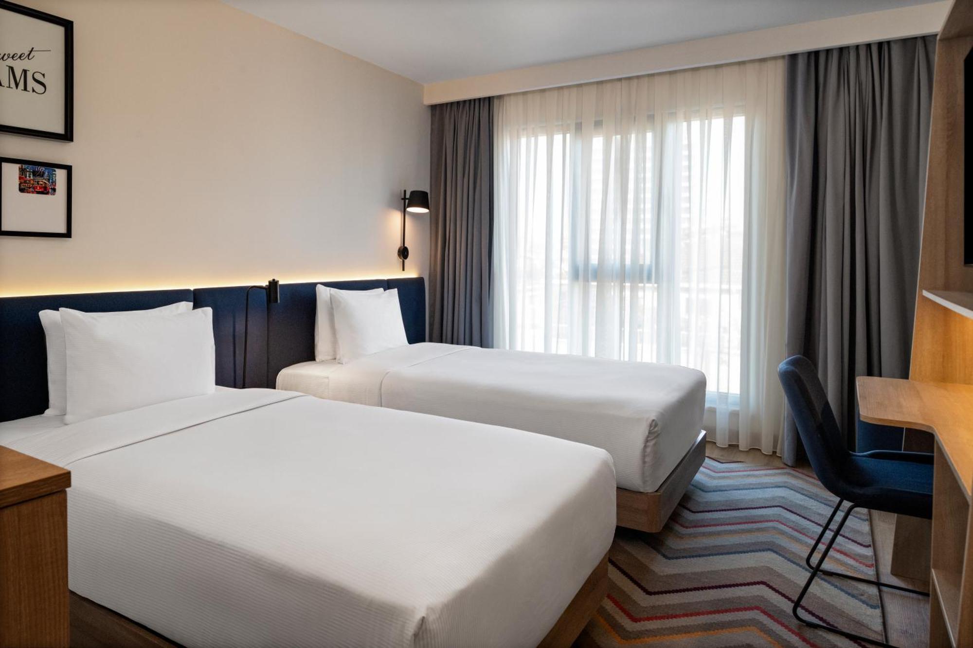 Hampton By Hilton Istanbul Merter Exteriör bild