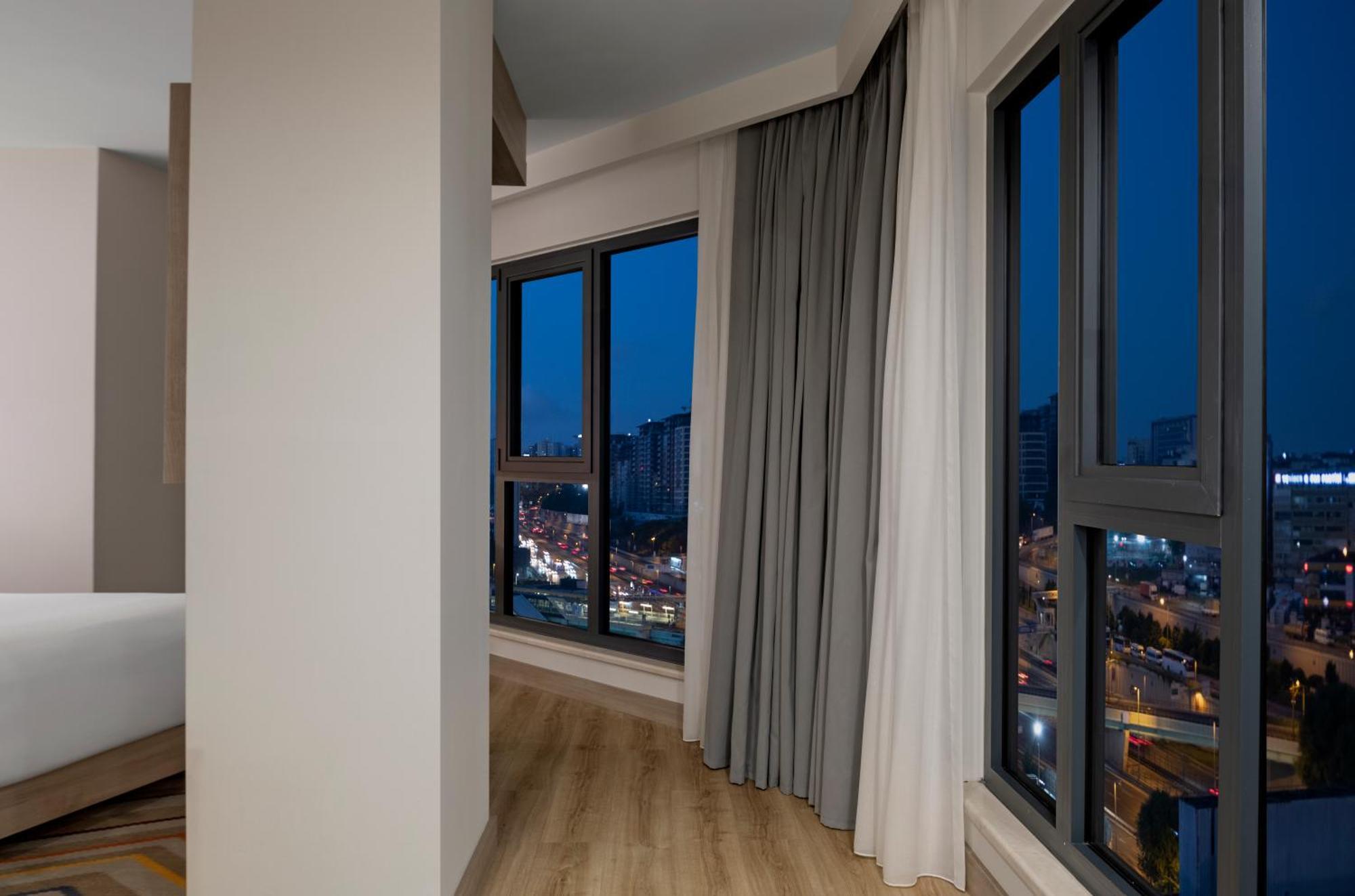 Hampton By Hilton Istanbul Merter Exteriör bild